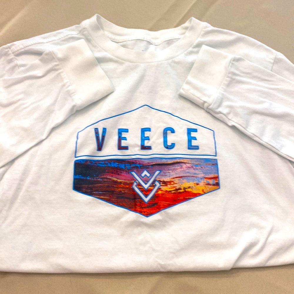 Veece long sleeve men’s shirt from Buckle size small.
